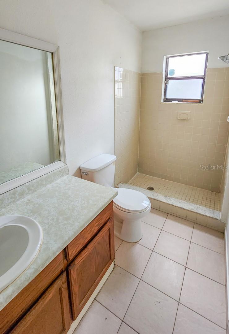 OAKLAND VILLAGE SEC 1 - Residential Lease