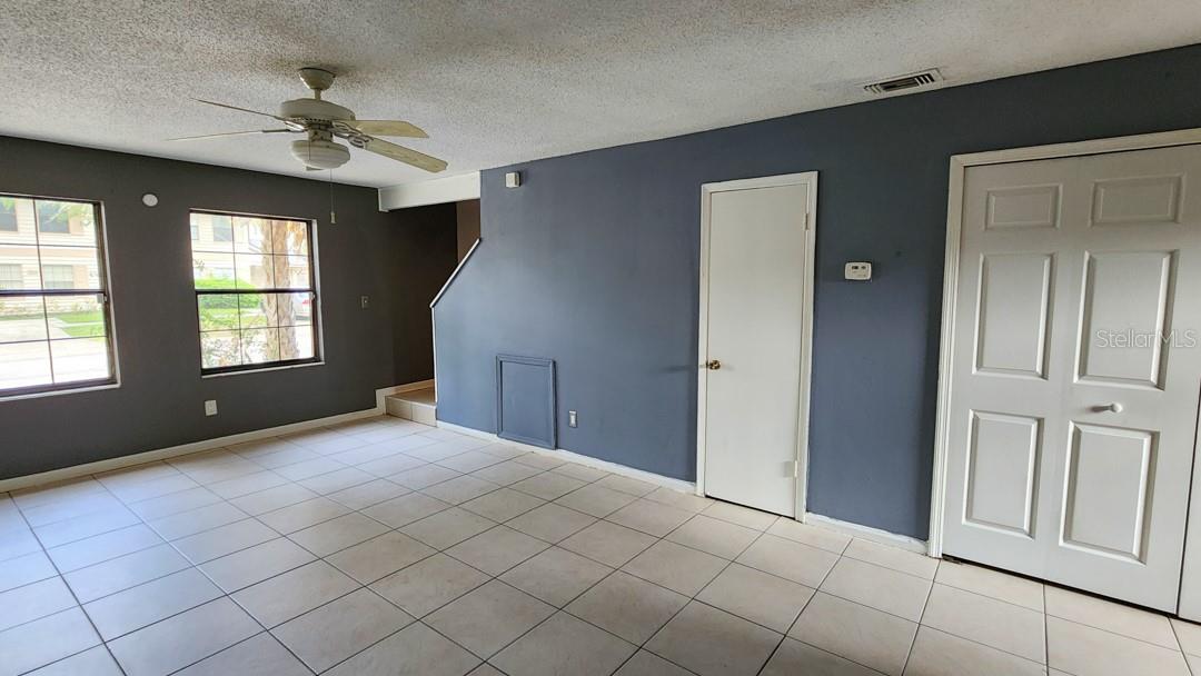 OAKLAND VILLAGE SEC 1 - Residential Lease