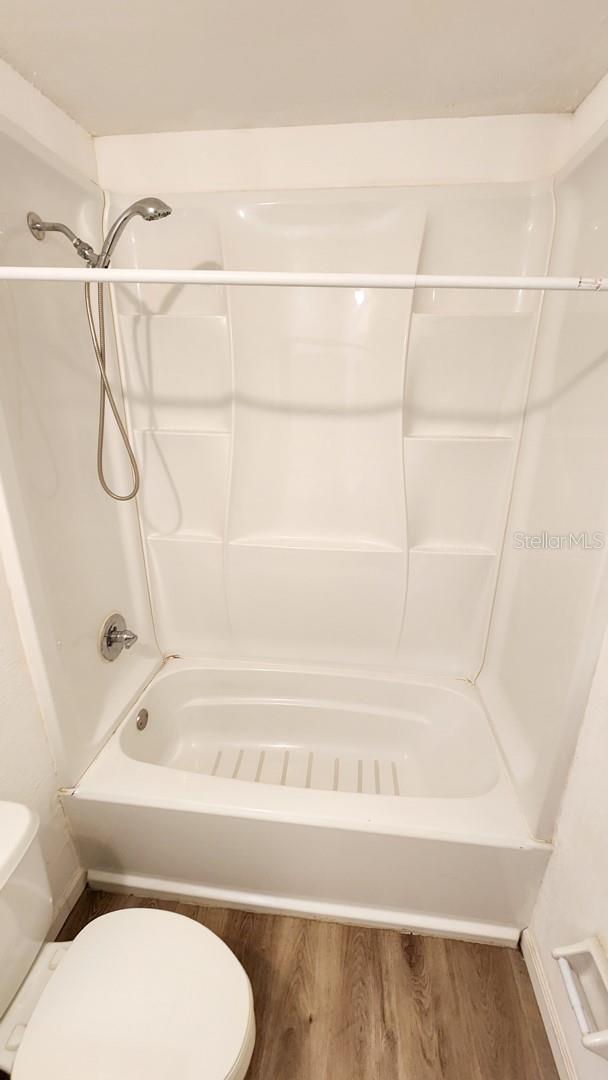 OAKLAND VILLAGE SEC 1 - Residential Lease