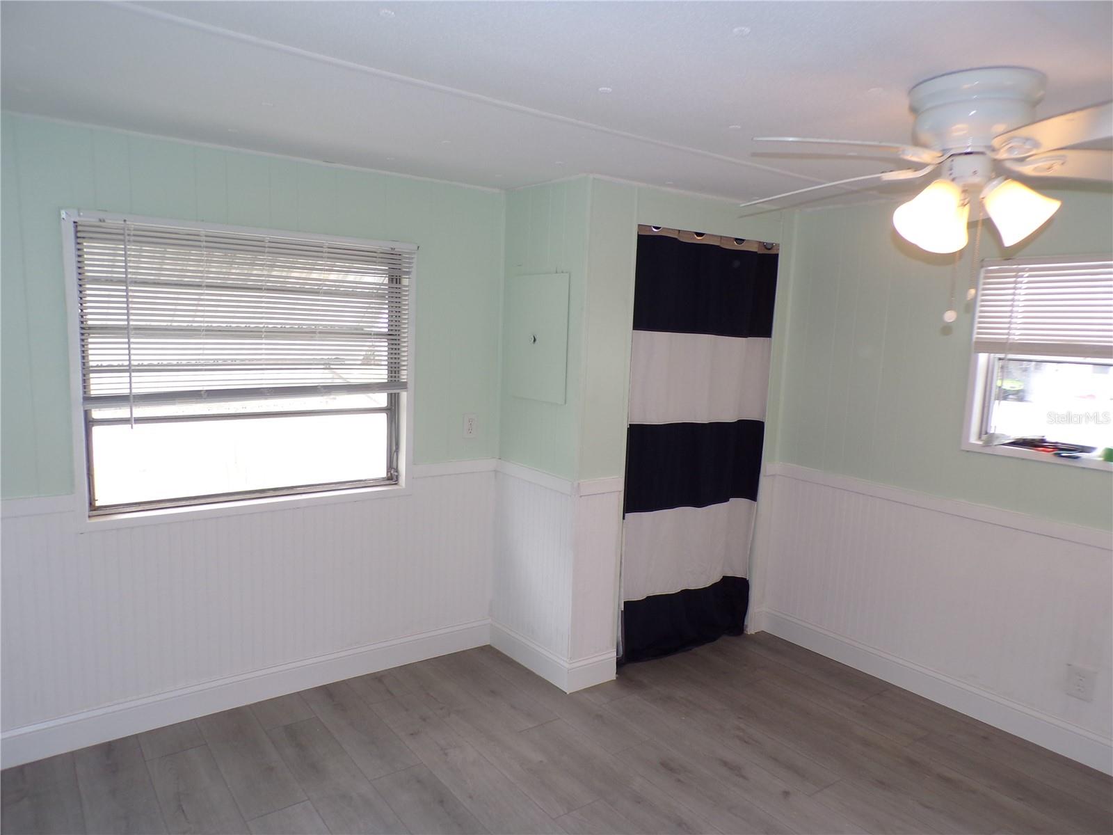 PELICAN HARBOR MOB HOME ESTATES - Residential Lease