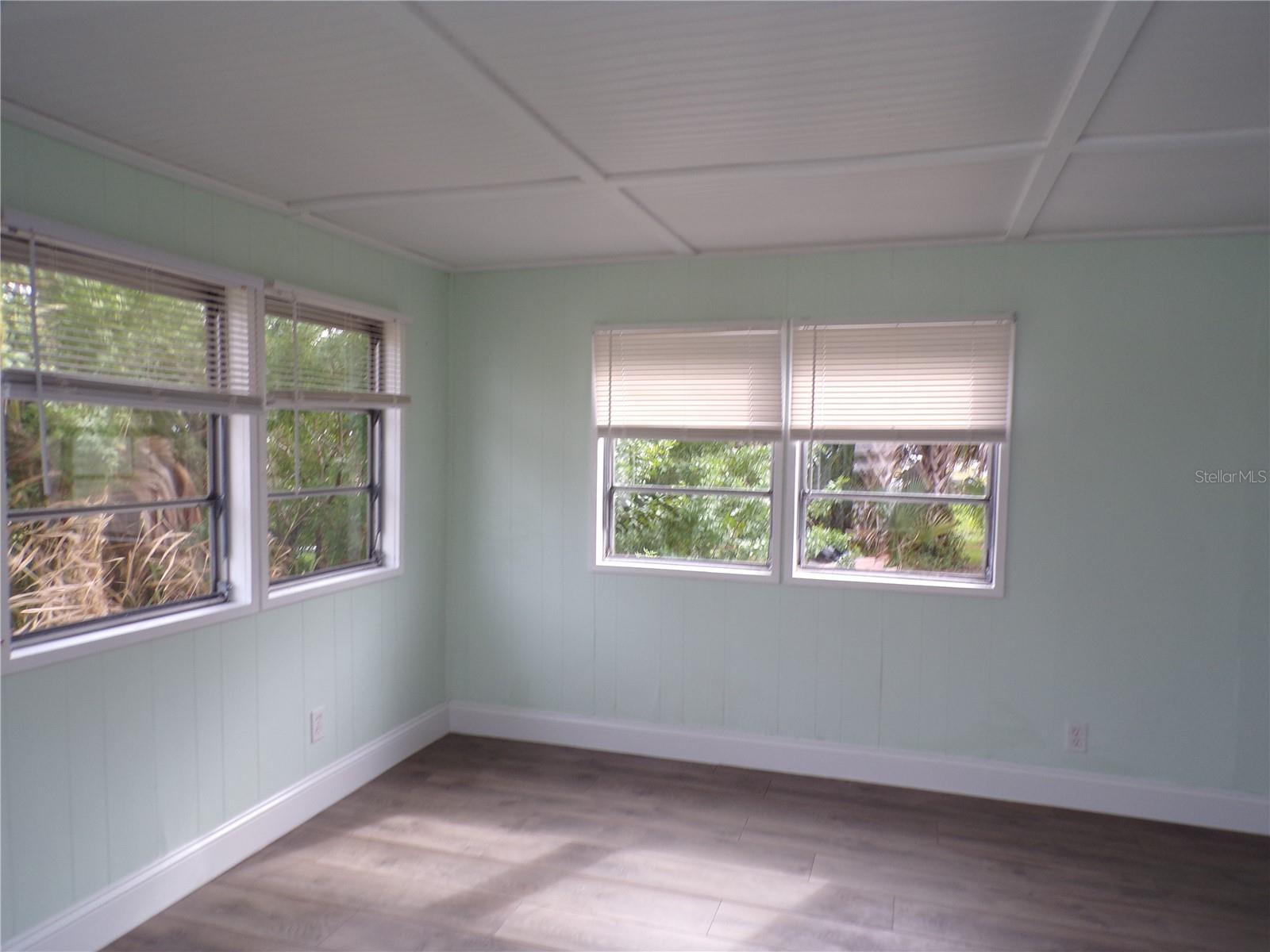 PELICAN HARBOR MOB HOME ESTATES - Residential Lease