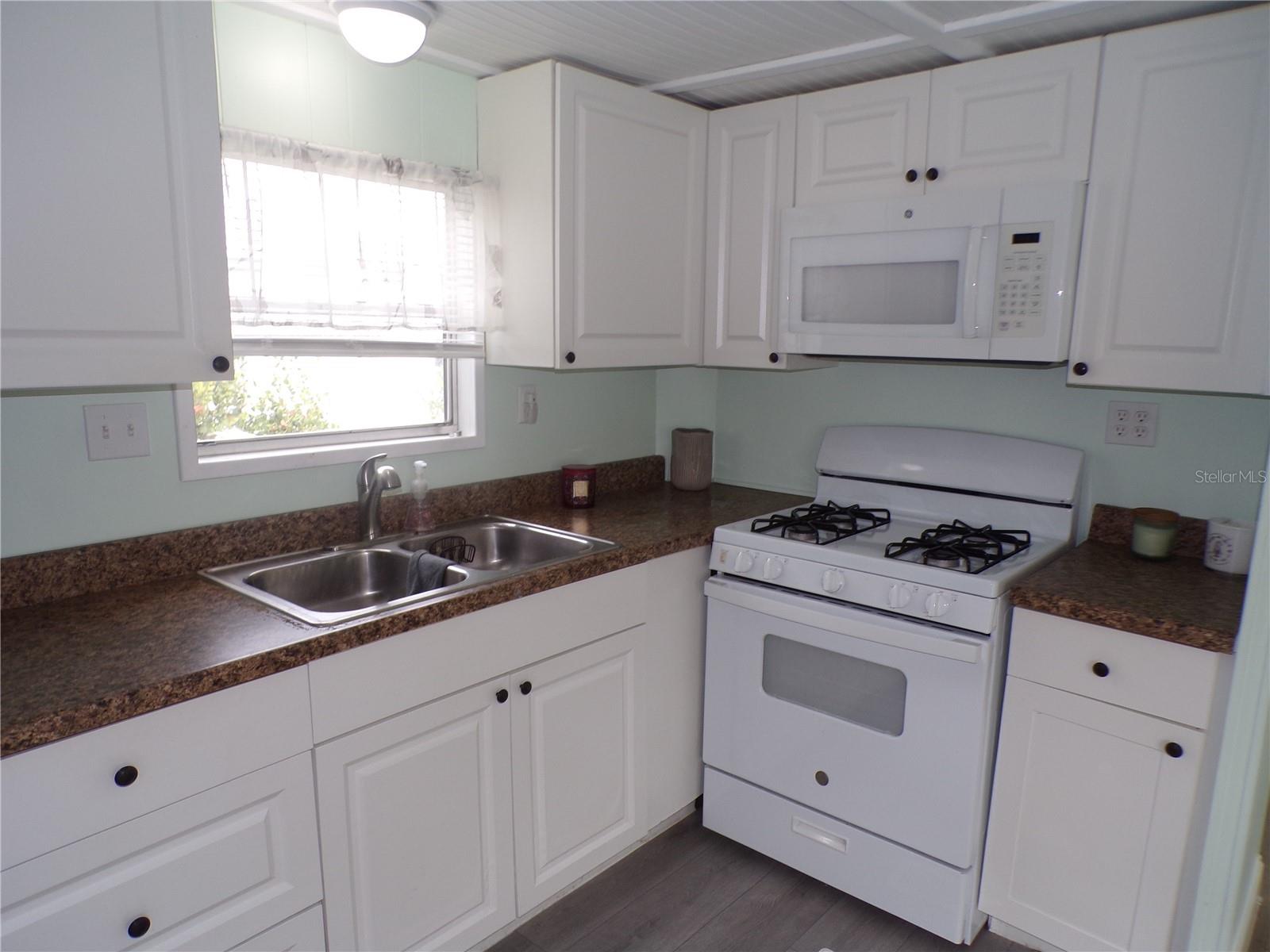 PELICAN HARBOR MOB HOME ESTATES - Residential Lease