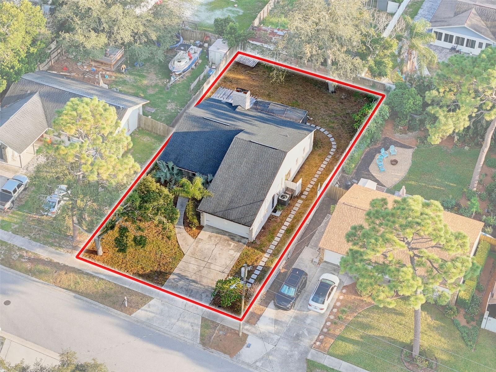 1112 E LEMON STREET