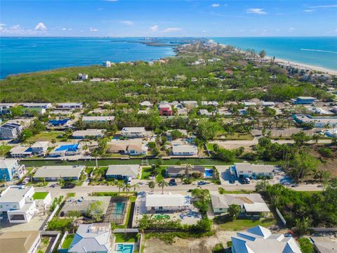 A home in LONGBOAT KEY