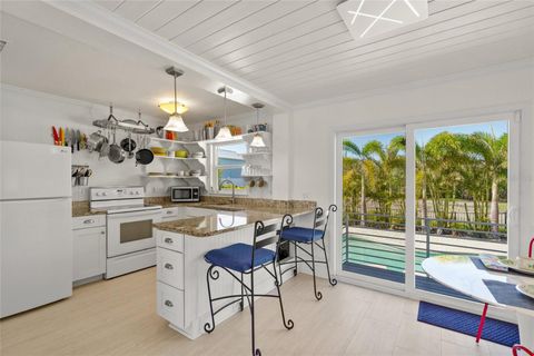 A home in LONGBOAT KEY