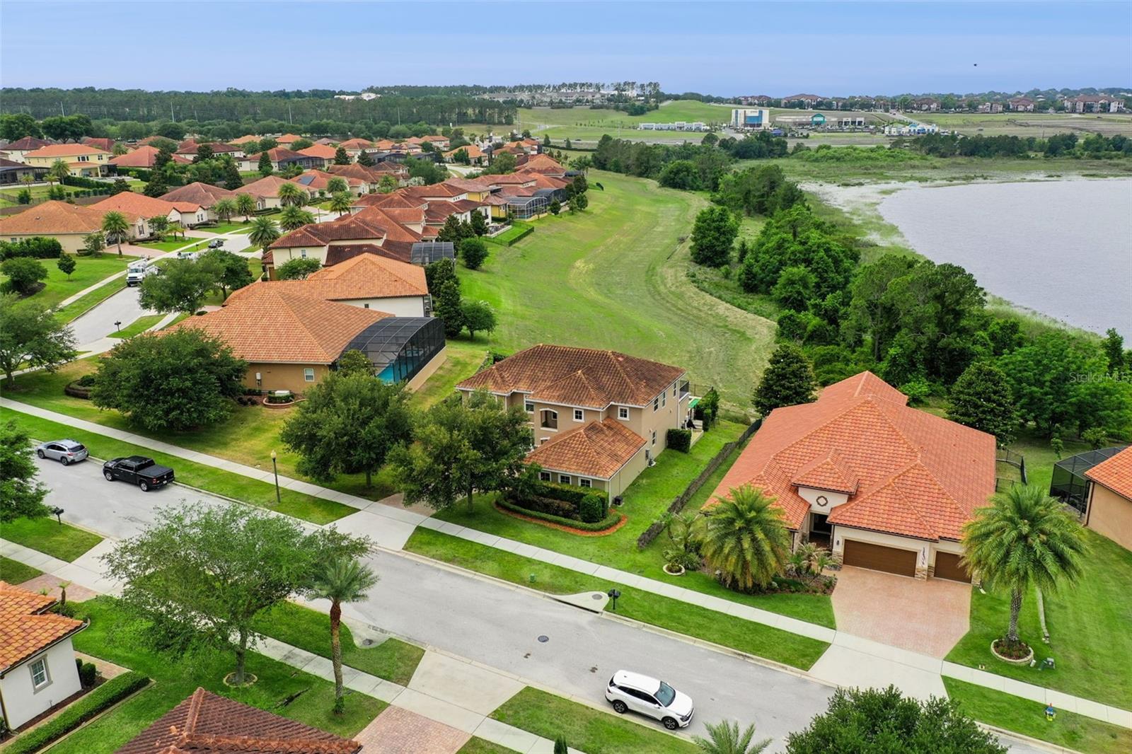 BELLA LAGO - Residential