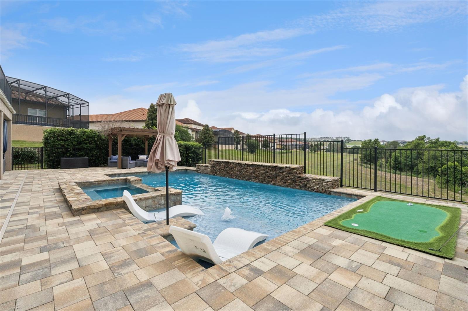 BELLA LAGO - Residential