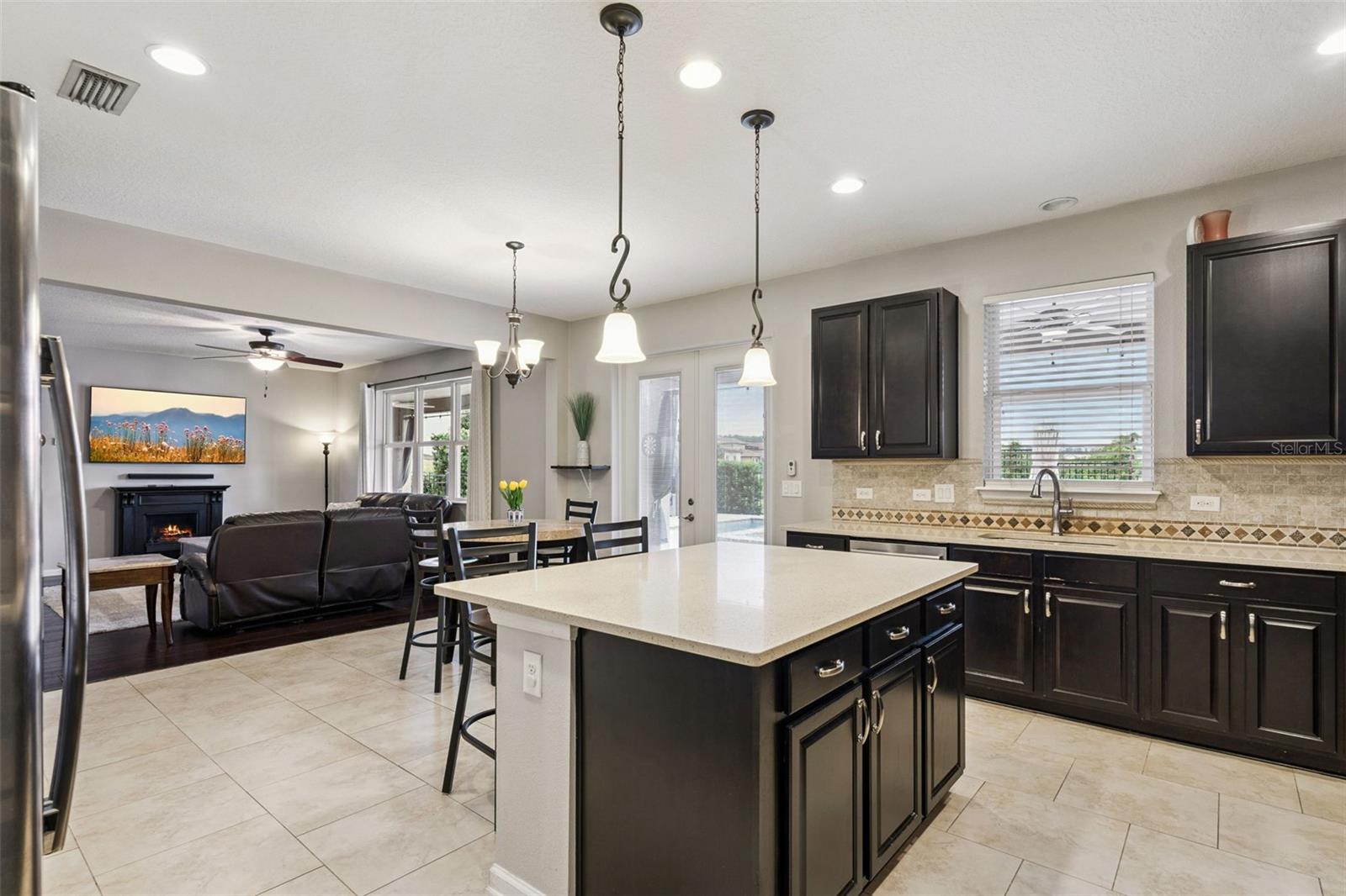BELLA LAGO - Residential