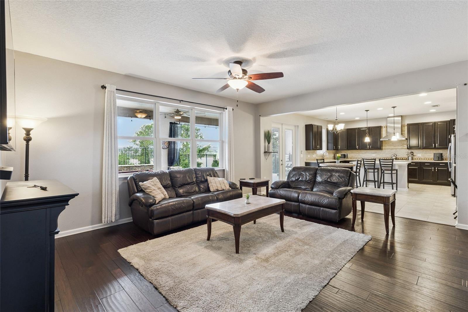 BELLA LAGO - Residential