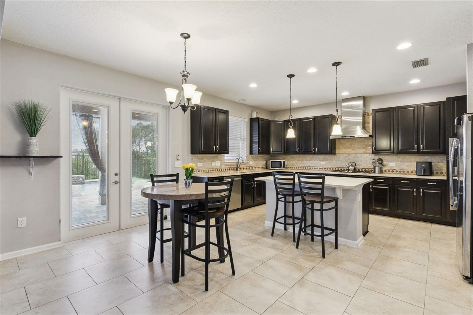 BELLA LAGO - Residential