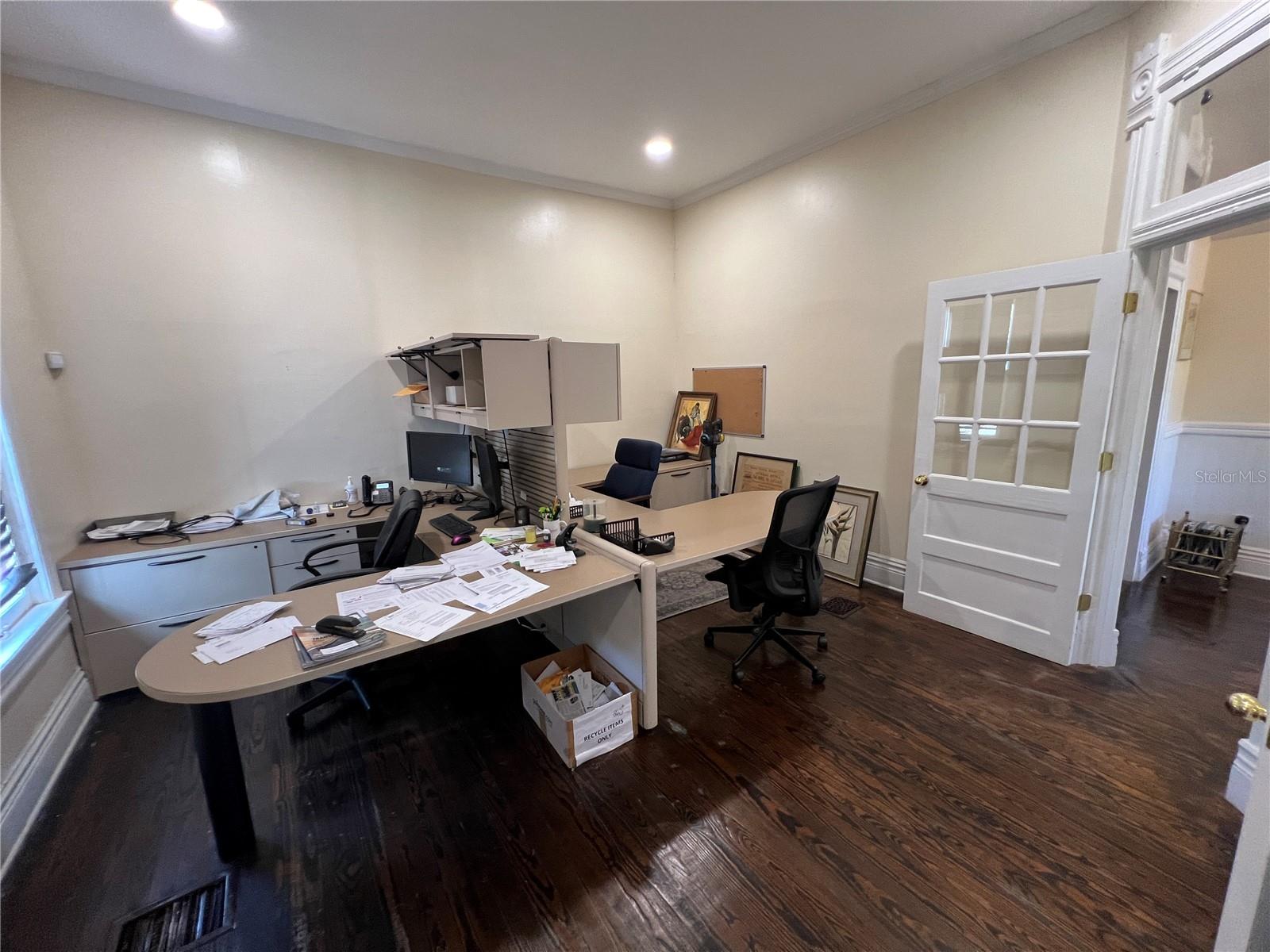 HENDERSONS TAMPA HEIGHTS - Commercial Sale