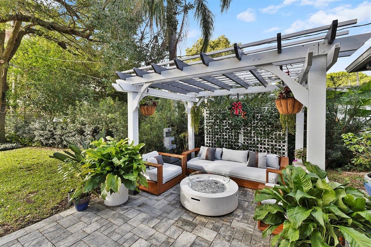 MEDALLION ESTATES - Residential