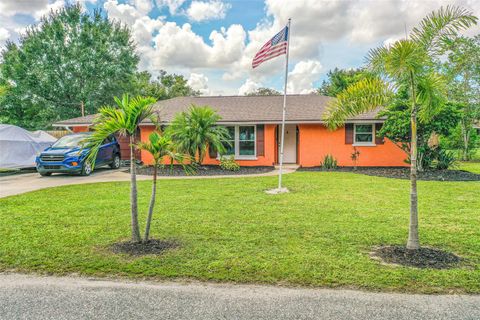 Photo of 147 Hayes Street, Lake Wales, FL 33859 (MLS # L4959070)