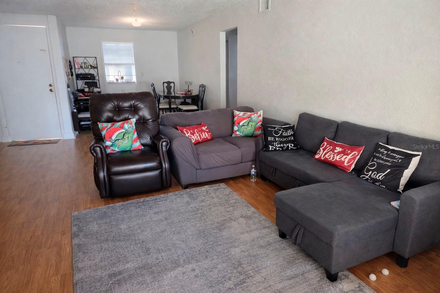 THE GREENS OF TOWNN COUNTRY - Residential