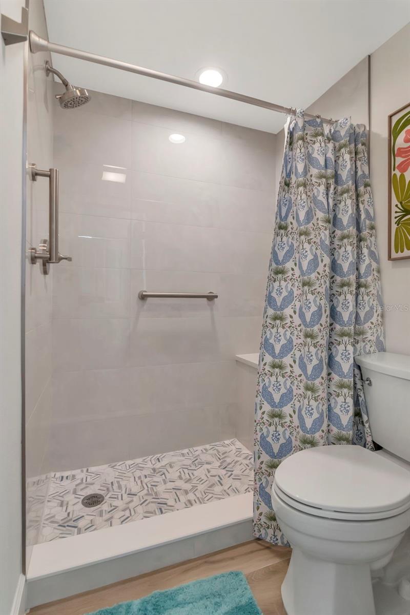 CHATEAU CONDO THE - Residential