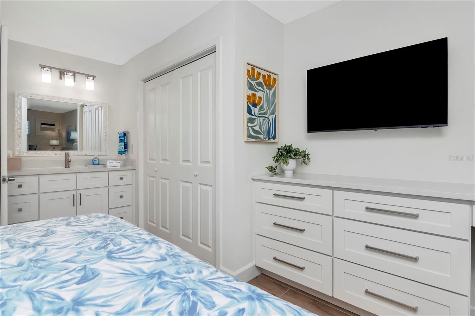 CHATEAU CONDO THE - Residential