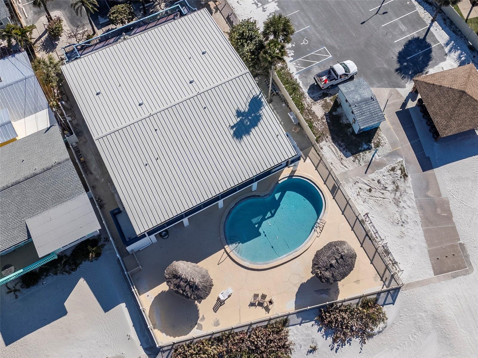 CHATEAU CONDO THE - Residential