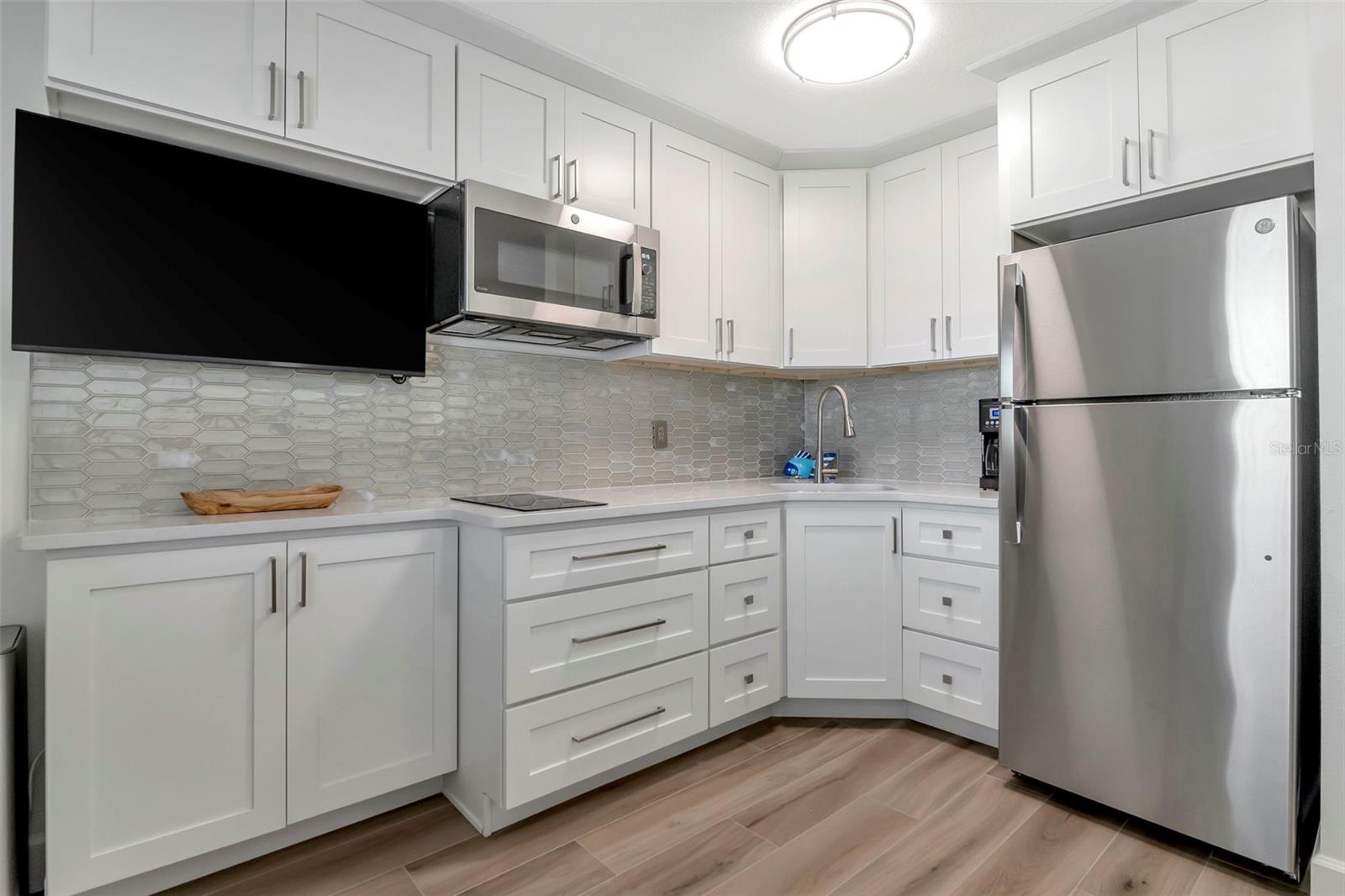 CHATEAU CONDO THE - Residential