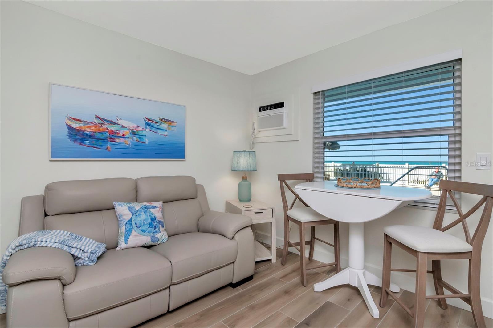 CHATEAU CONDO THE - Residential