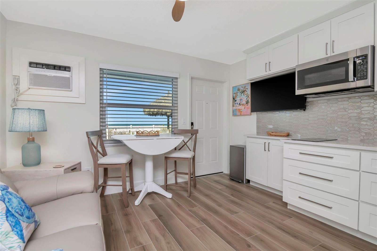 CHATEAU CONDO THE - Residential