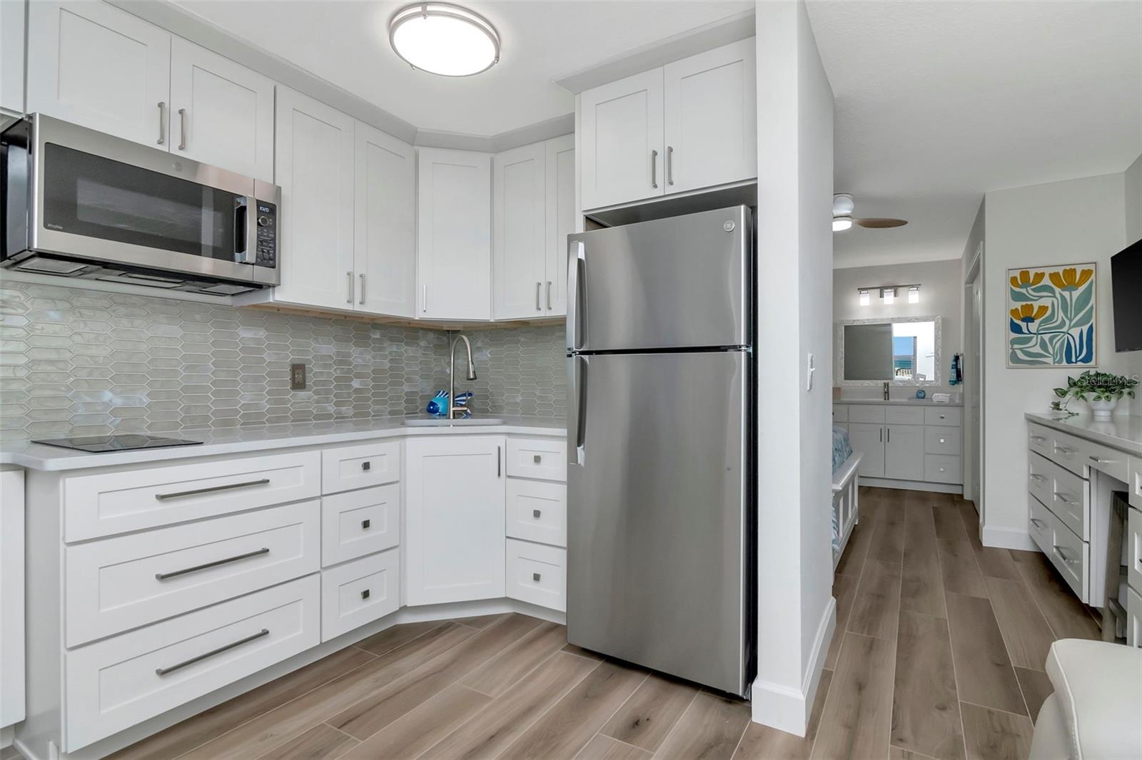 CHATEAU CONDO THE - Residential