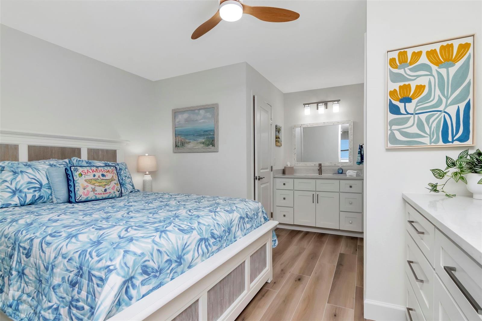 CHATEAU CONDO THE - Residential