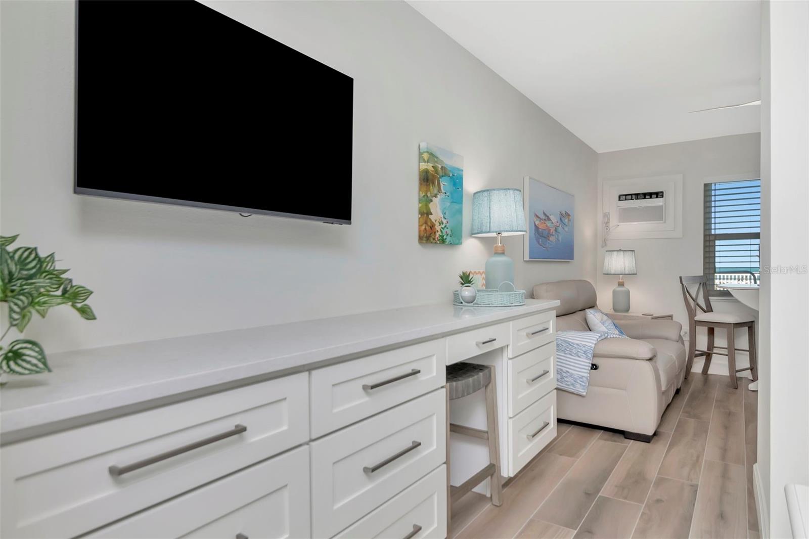 CHATEAU CONDO THE - Residential