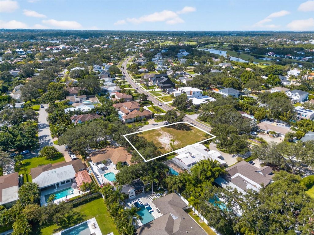 Photo of 1101 Snell Isle Boulevard NE, St Petersburg, FL 33704 (MLS # TB8440472)