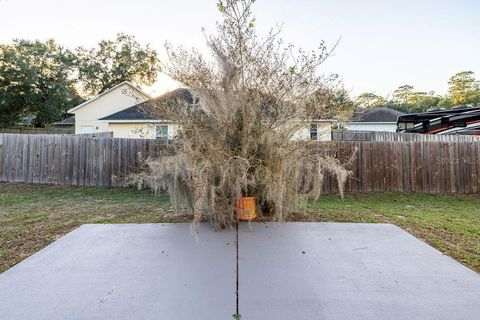 A home in DELAND