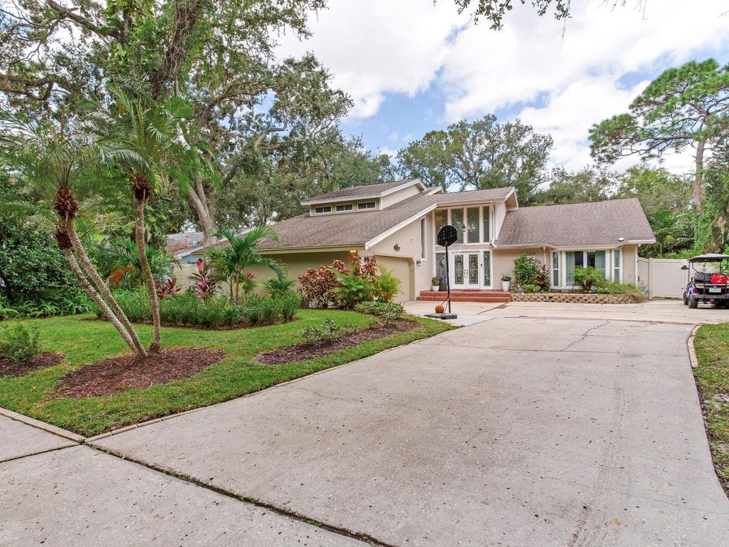 Photo of 70 Bay Woods Drive, Safety Harbor, FL 34695 (MLS # TB8436175)