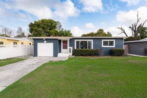 Photo of 1415 Carlson Drive, Orlando, FL 32804 (MLS # O6394357)