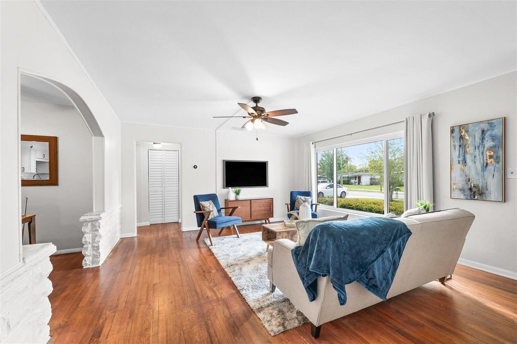 Photo of 1415 Carlson Drive, Orlando, FL 32804 (MLS # O6394357)