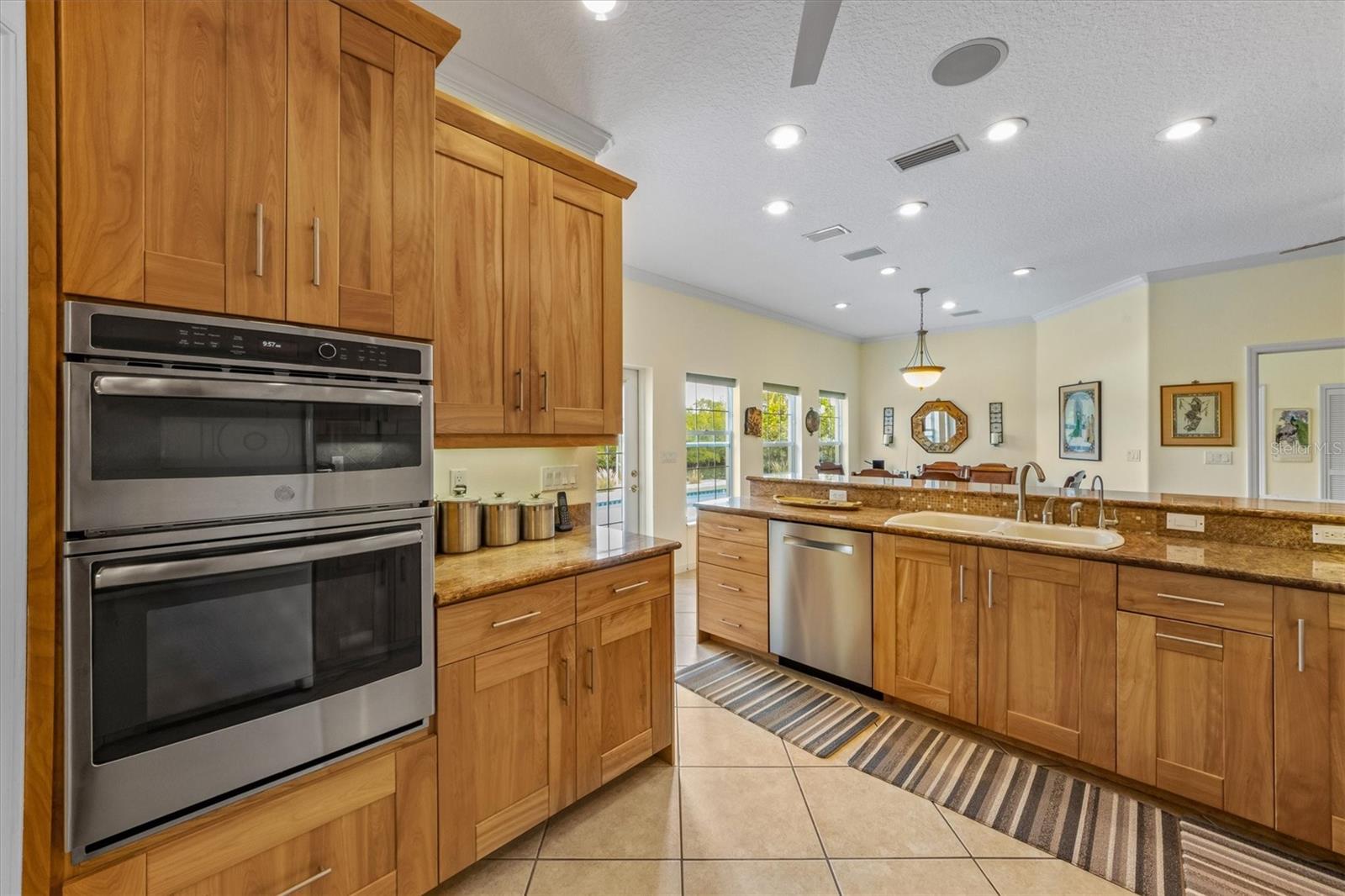 HOLMES BEACH 31ST UNIT AMD - Residential