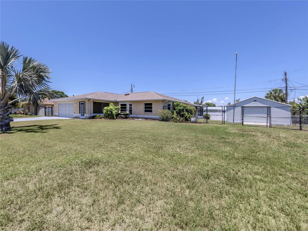 Photo of 976 Euclid Road, Venice, FL 34293 (MLS # N6138969)