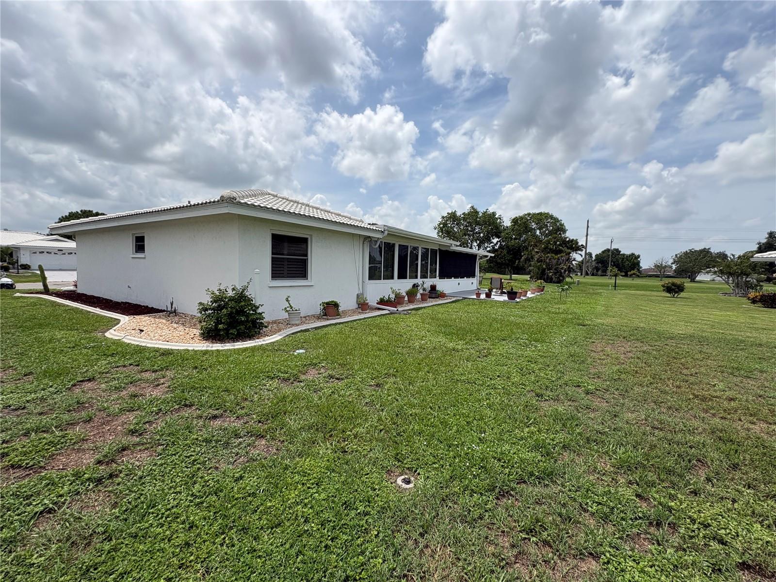 1612 S ELMWOOD DRIVE