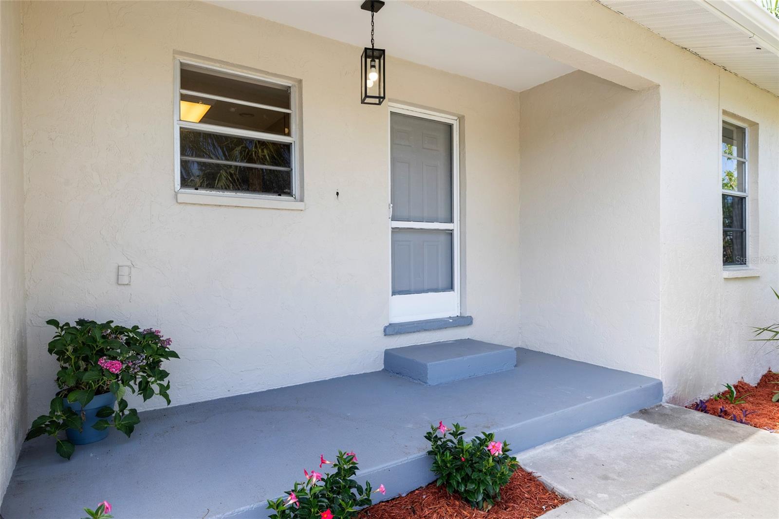 615 48TH STREET W