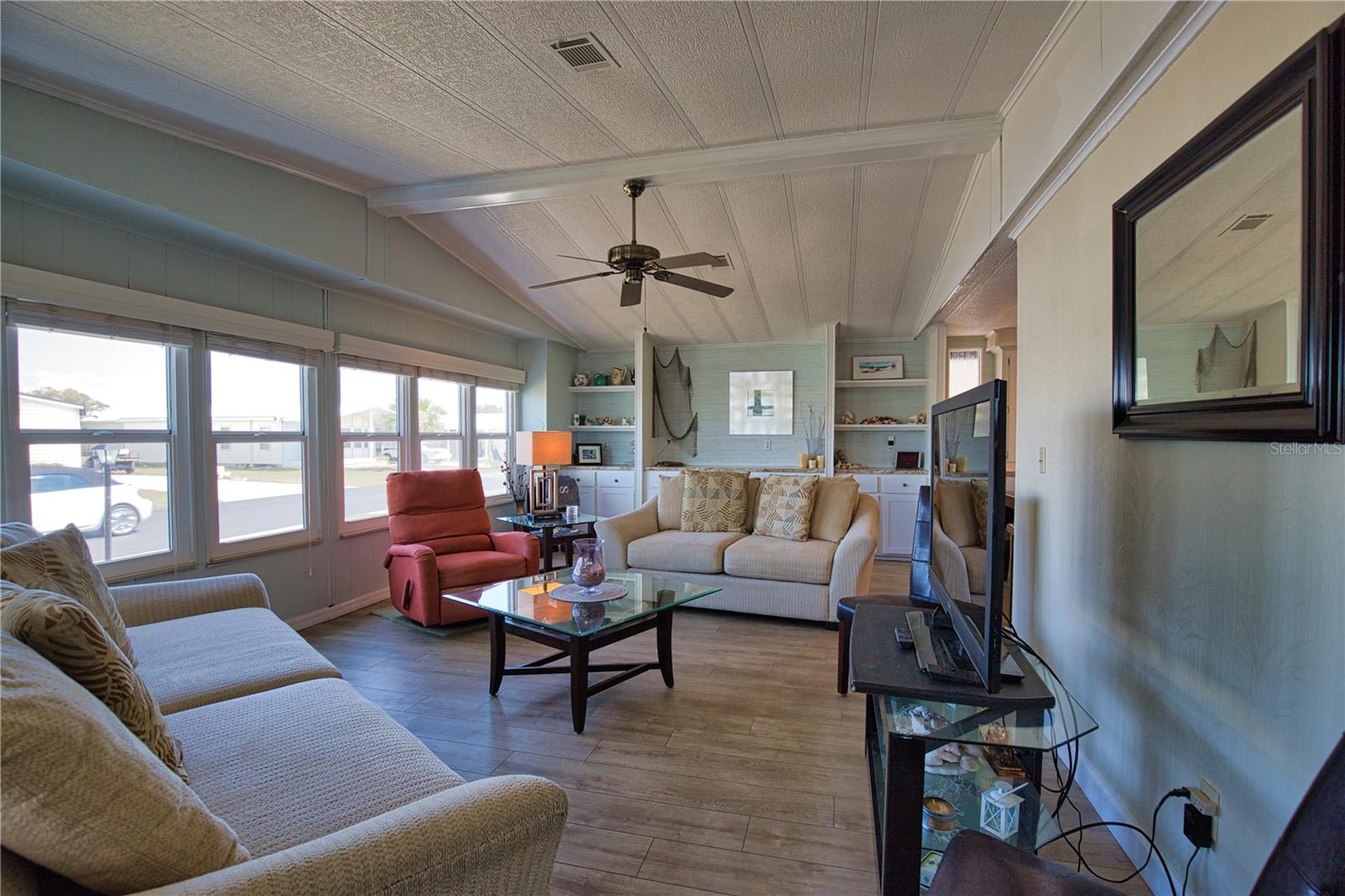 LA CASA MHP CO-OP - Residential