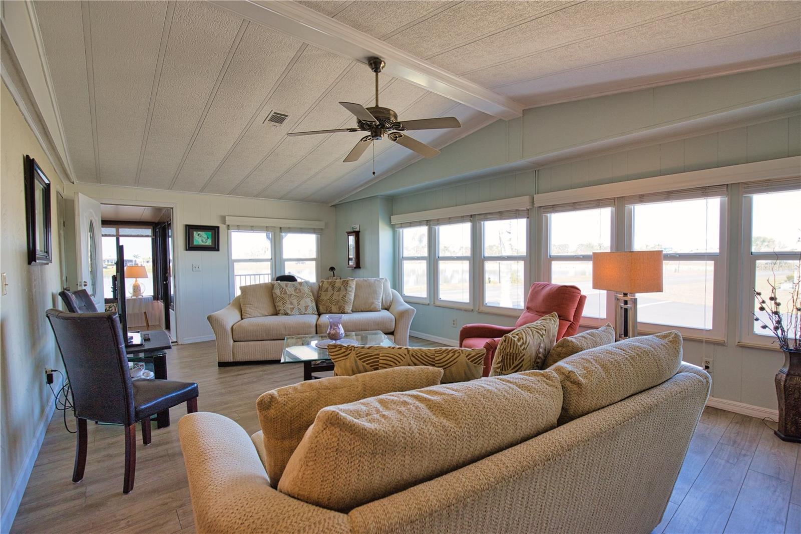 LA CASA MHP CO-OP - Residential