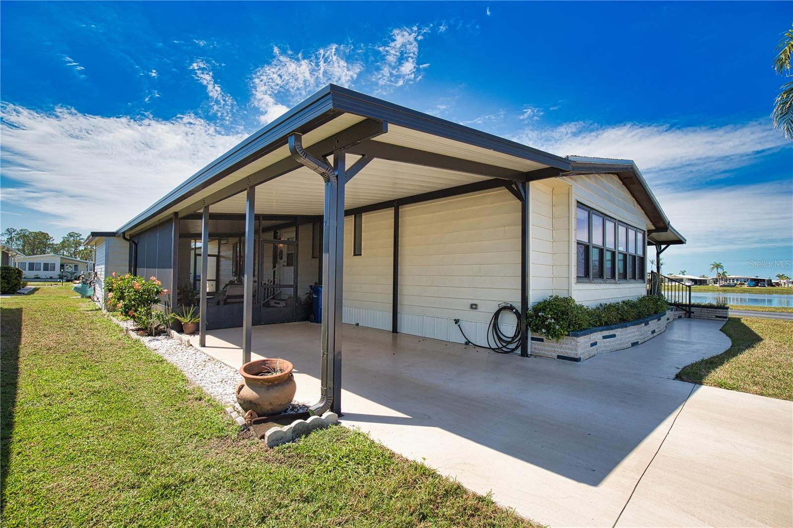 LA CASA MHP CO-OP - Residential