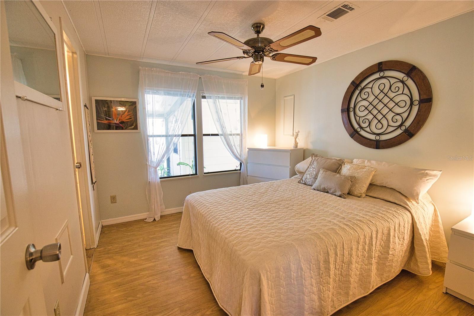 LA CASA MHP CO-OP - Residential