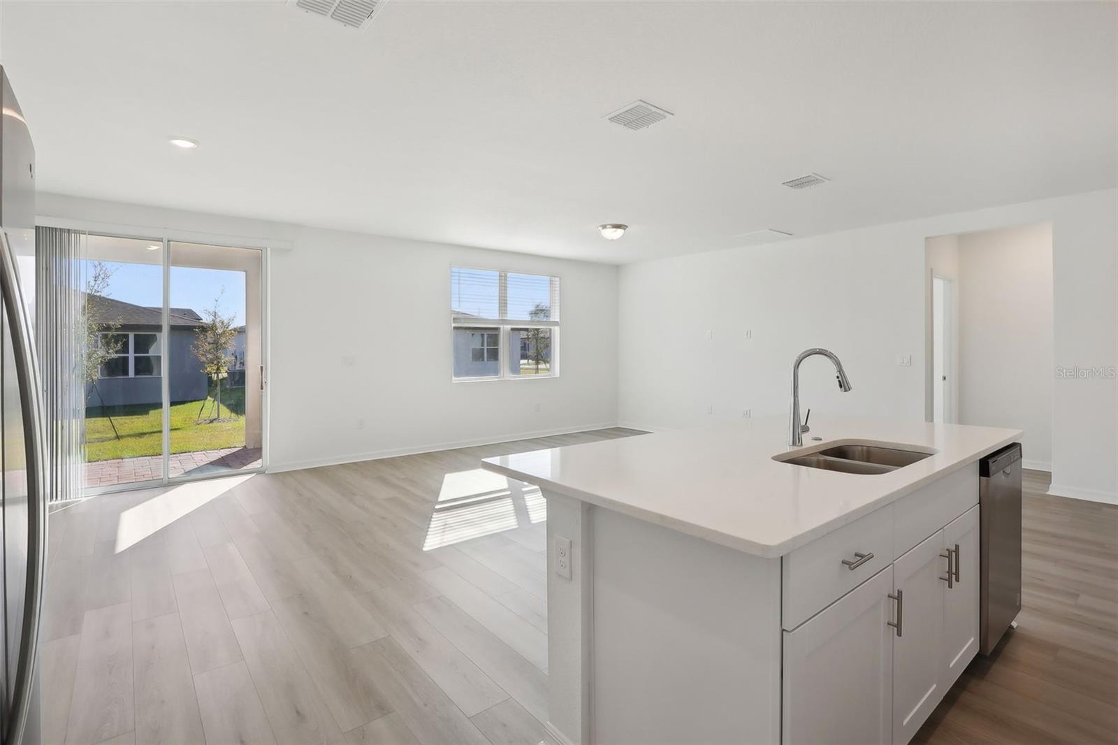 4706 JASMINE CIRCLE