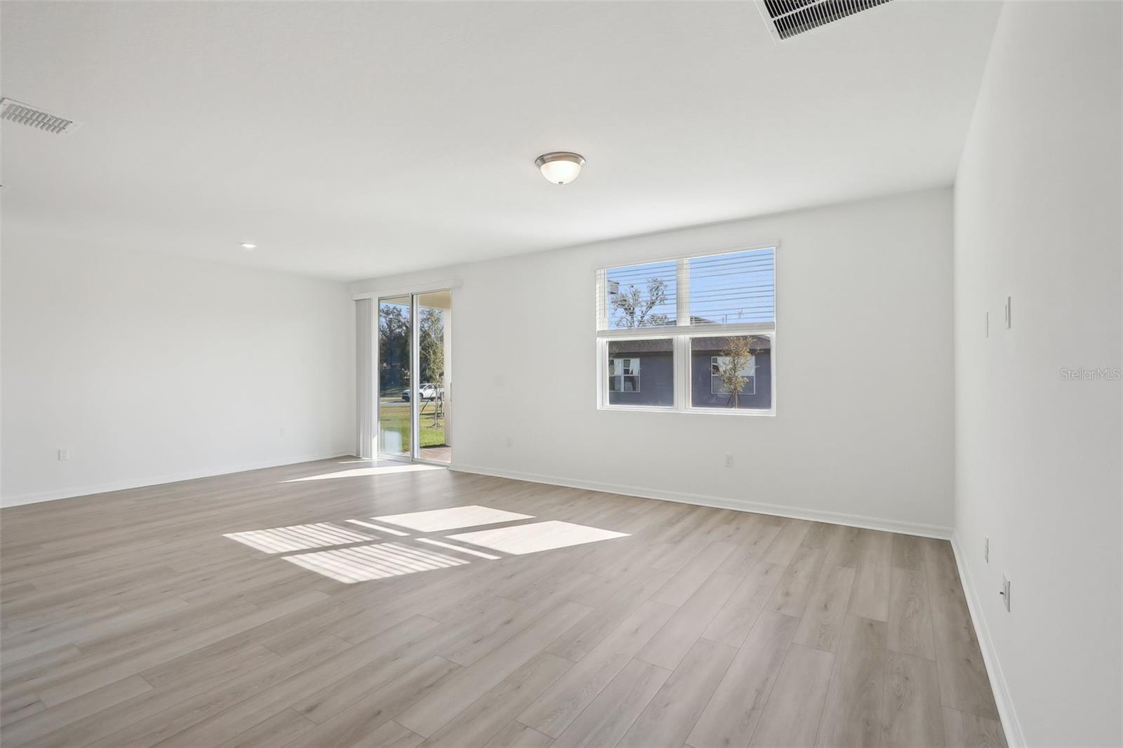 4706 JASMINE CIRCLE