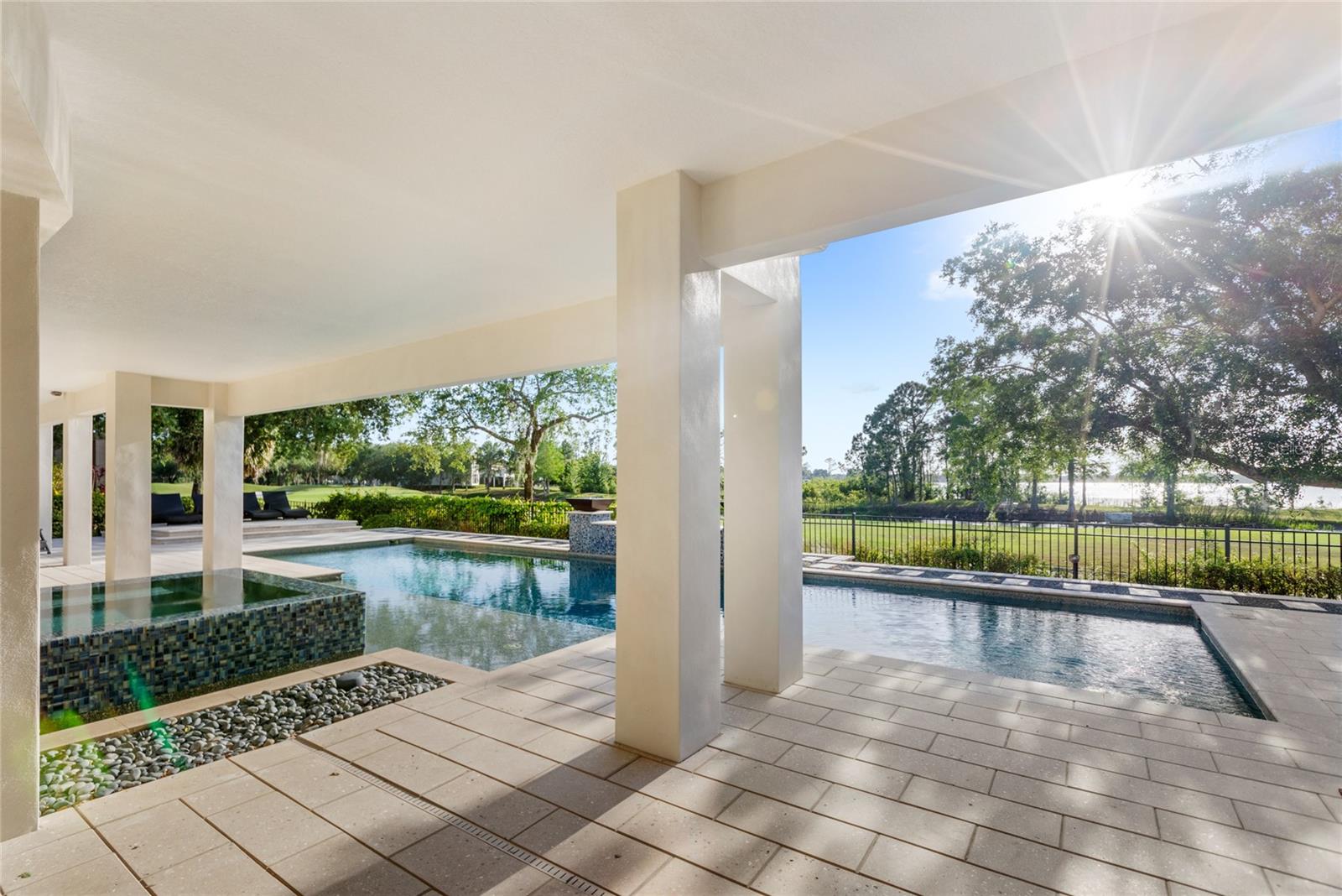 KEENES POINTE UT 06 50 95 - Residential