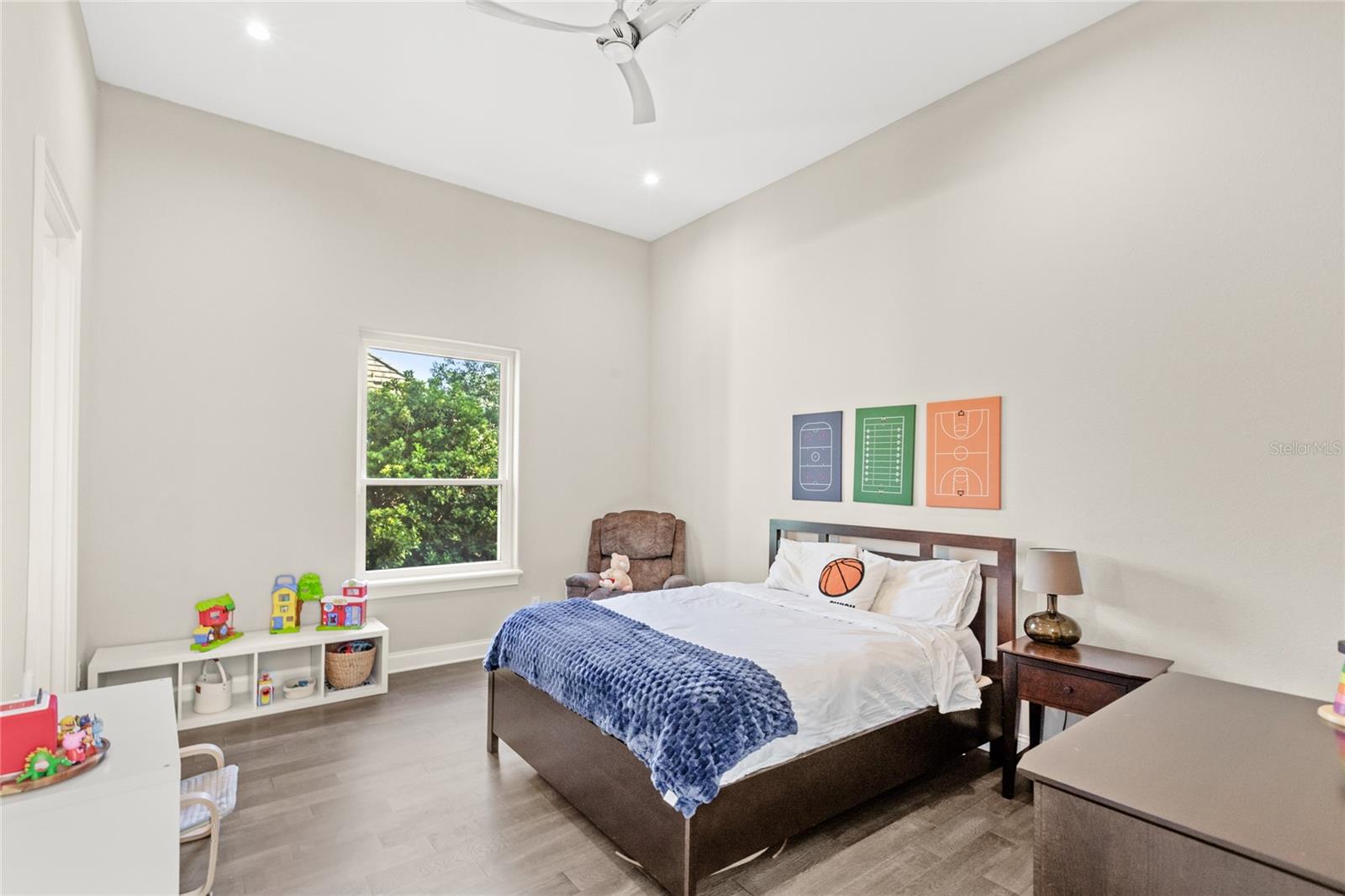 KEENES POINTE UT 06 50 95 - Residential