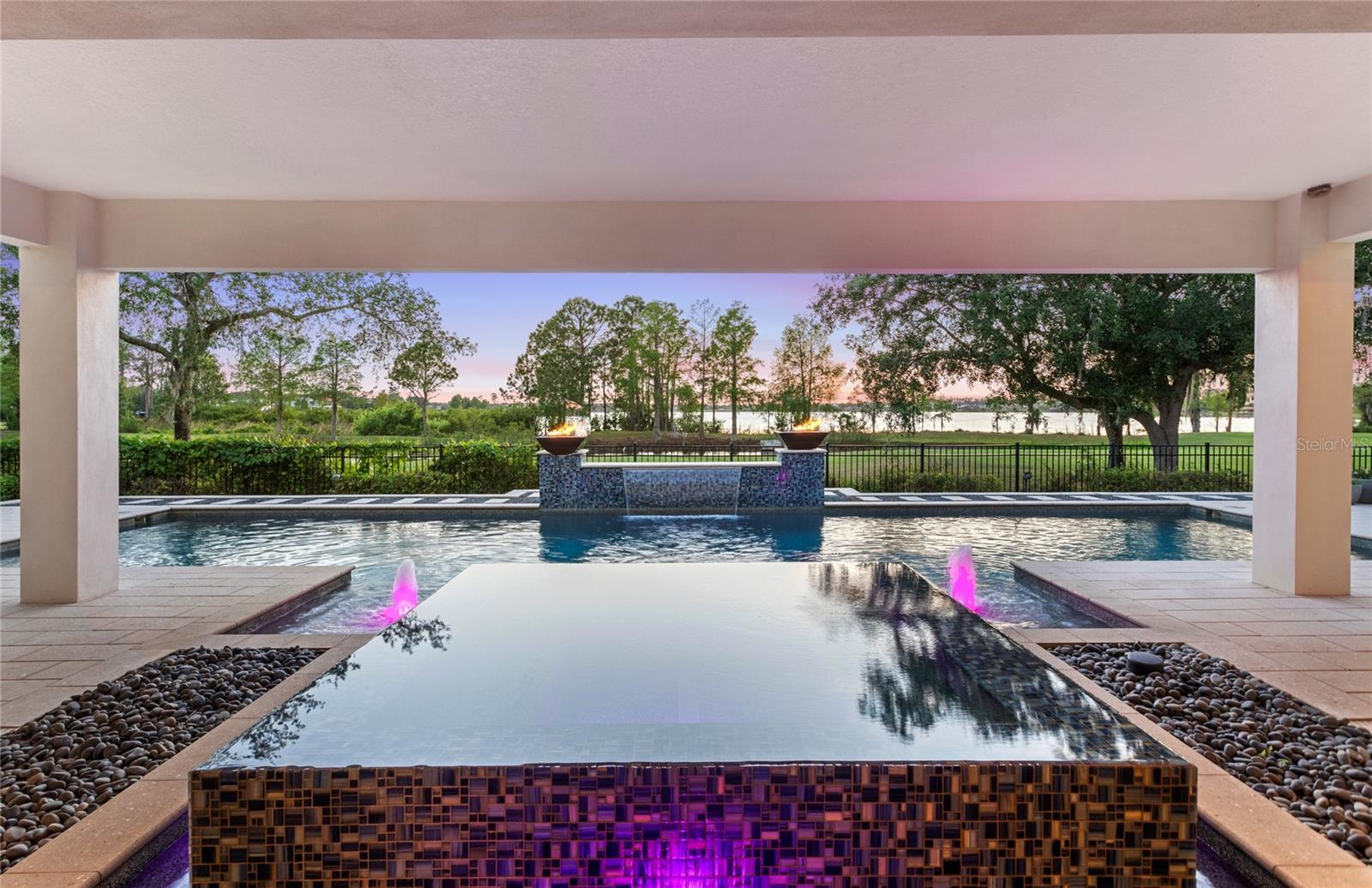 KEENES POINTE UT 06 50 95 - Residential