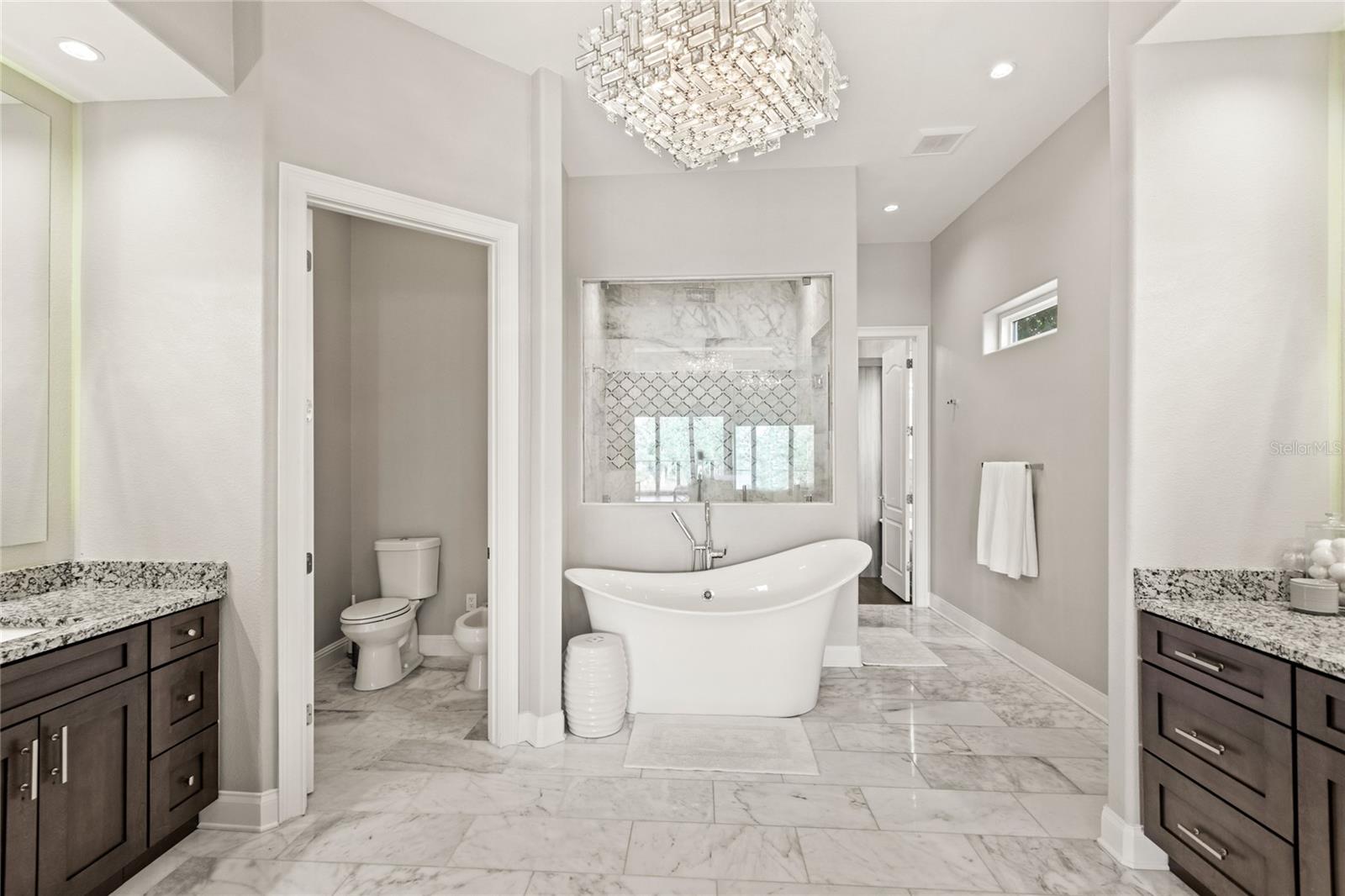 KEENES POINTE UT 06 50 95 - Residential