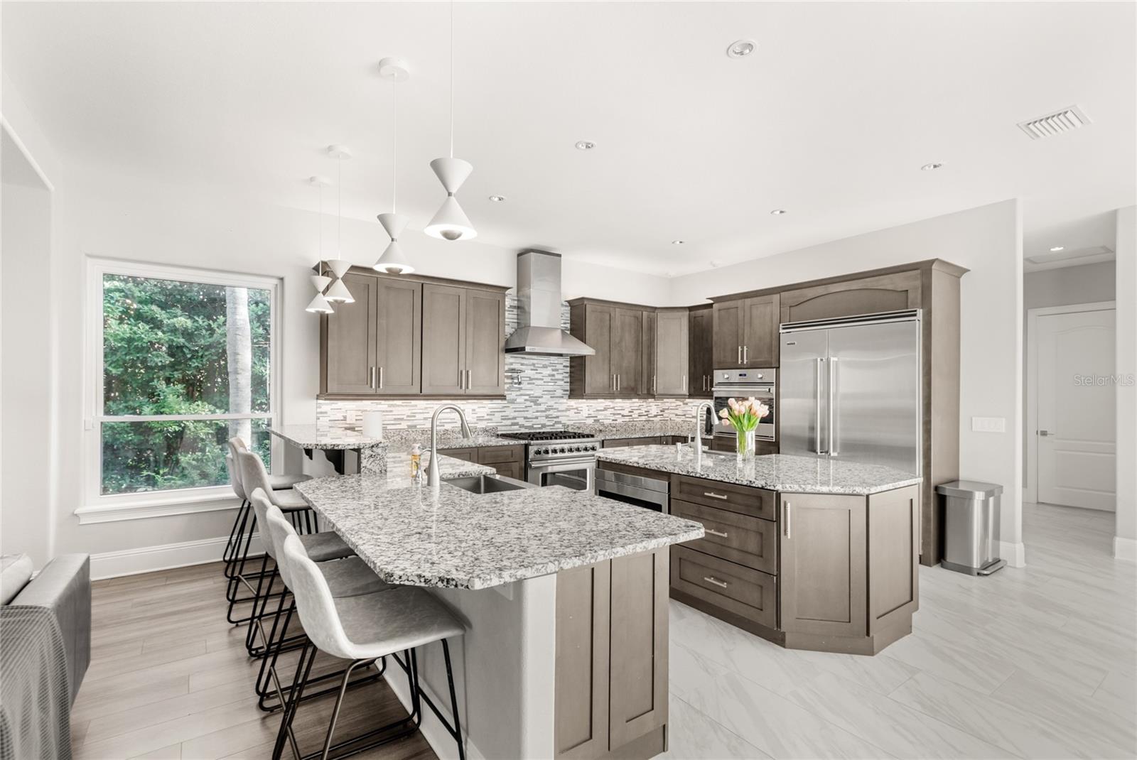 KEENES POINTE UT 06 50 95 - Residential