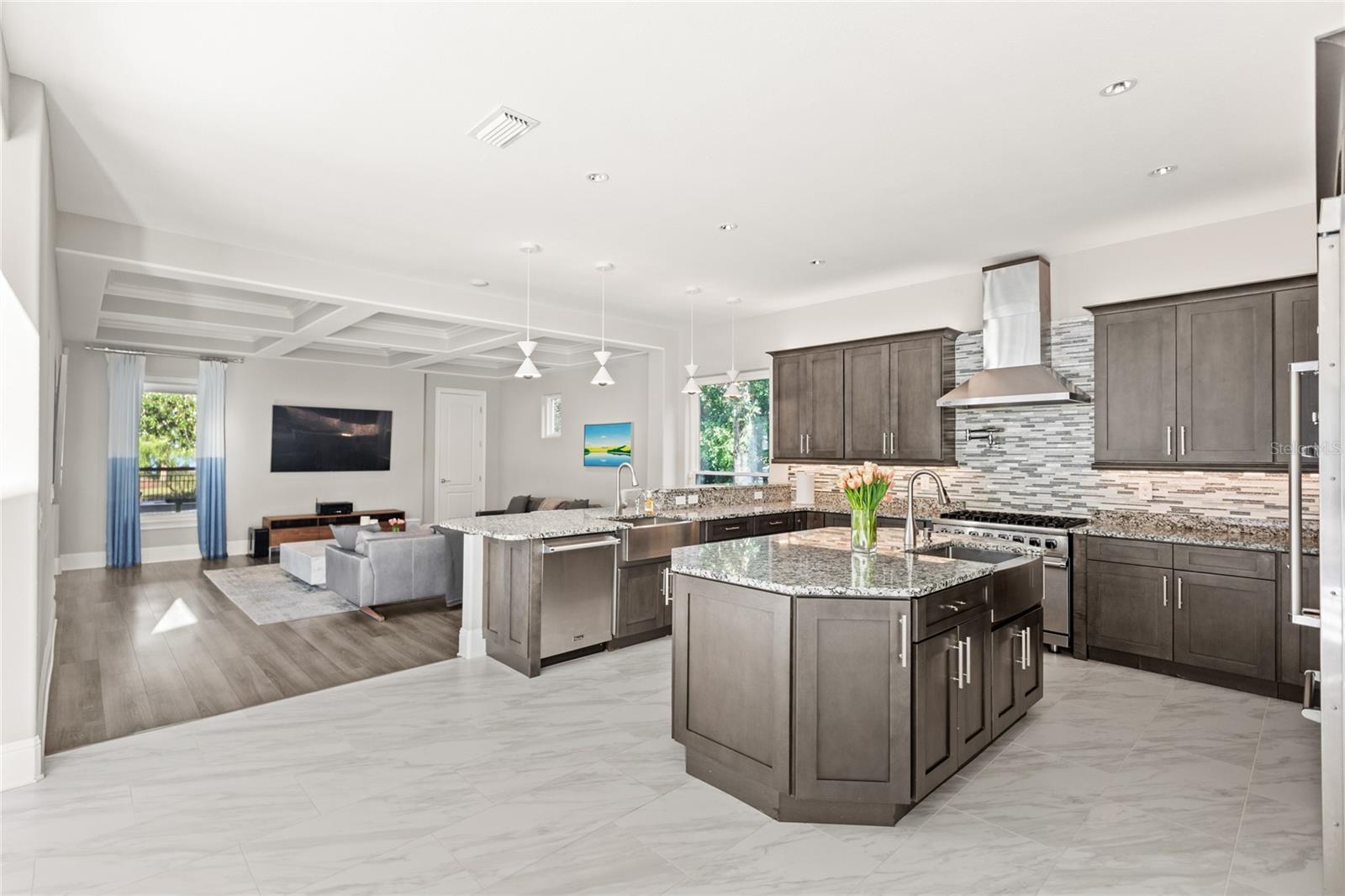 KEENES POINTE UT 06 50 95 - Residential