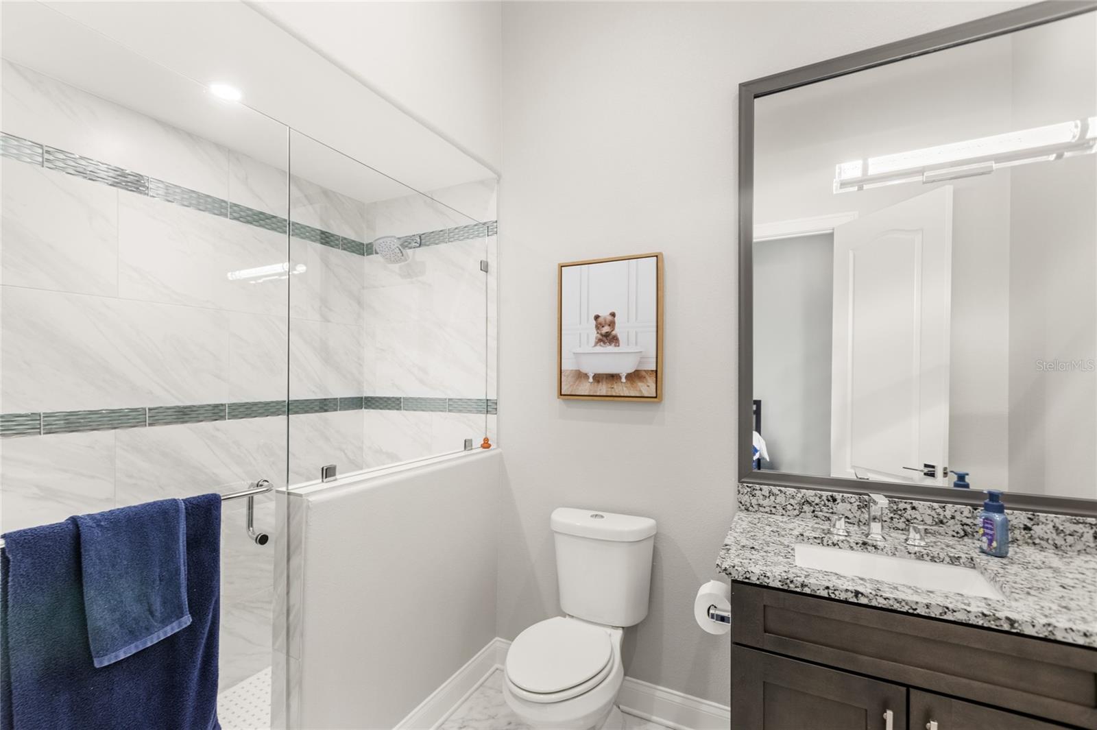 KEENES POINTE UT 06 50 95 - Residential