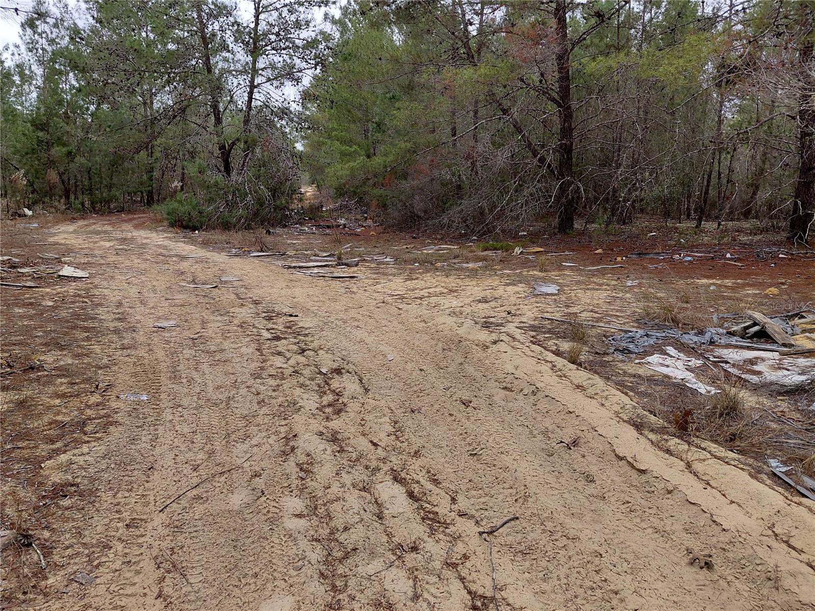 PARADISE VIEW ESTATES - Land